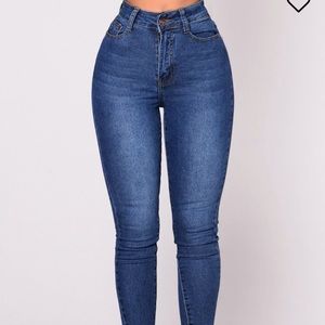 BRAND NEW FASHION NOVA JEANS SIZE 7
